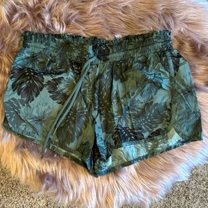 EUC, Aerie Shorts, medium